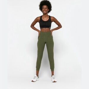 Beyond Yoga Women’s space dye midi joggers large dark green heather